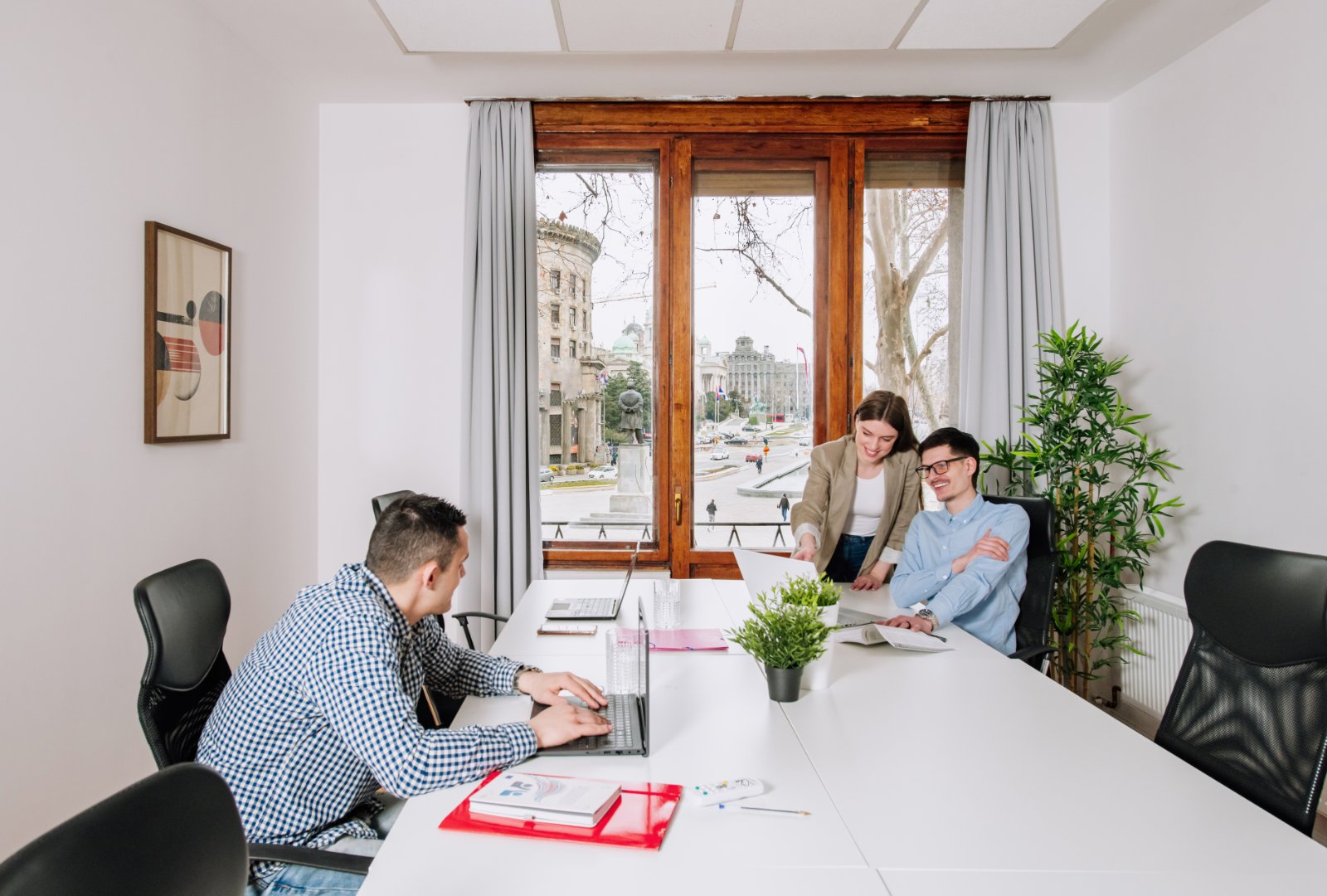Dedicated desk - monthly